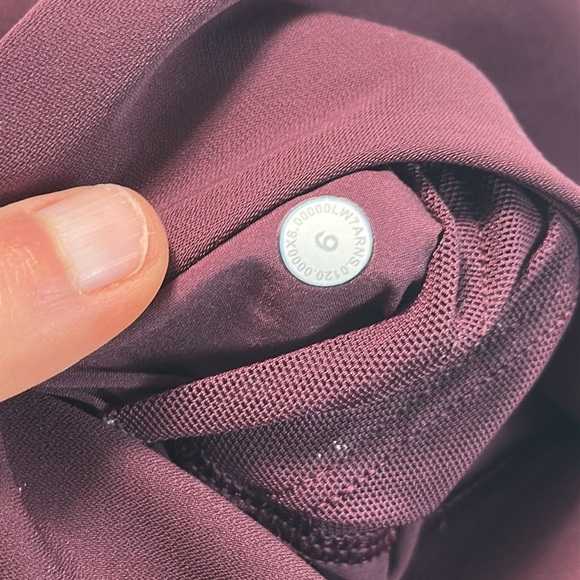 Lululemon On the Fly Short *Woven 2.5" - Picture 5 of 6